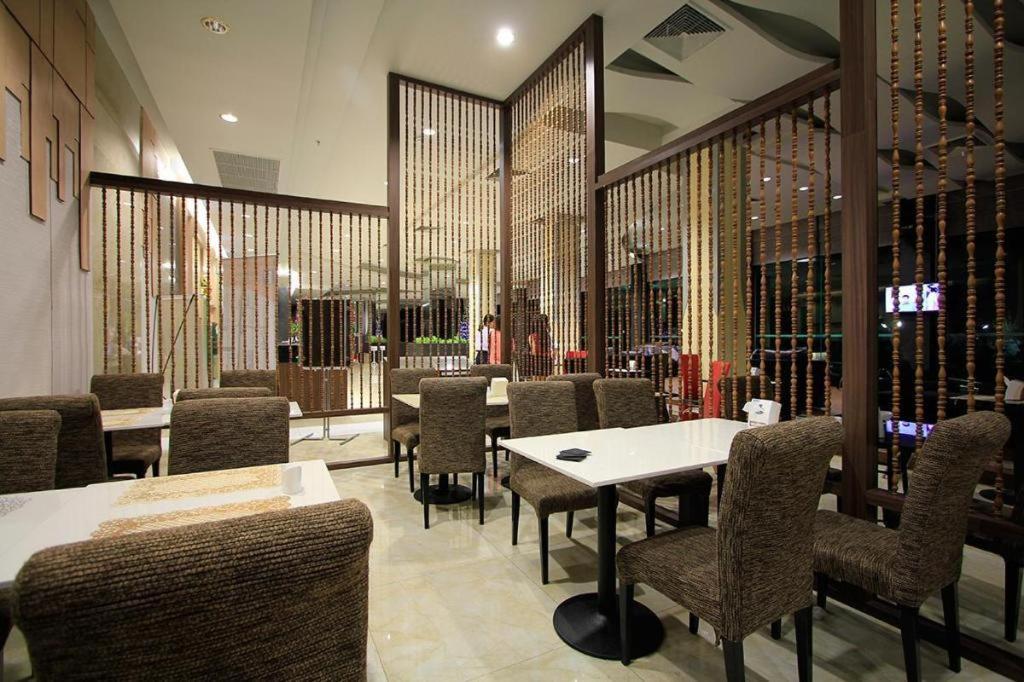 Alvarez Hotel Buriram Dış mekan fotoğraf