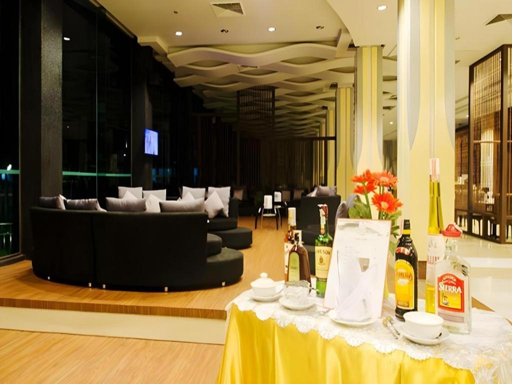 Alvarez Hotel Buriram Dış mekan fotoğraf