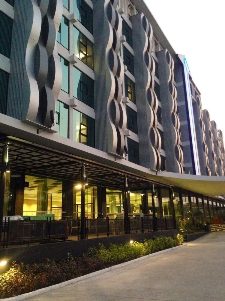 Alvarez Hotel Buriram Dış mekan fotoğraf