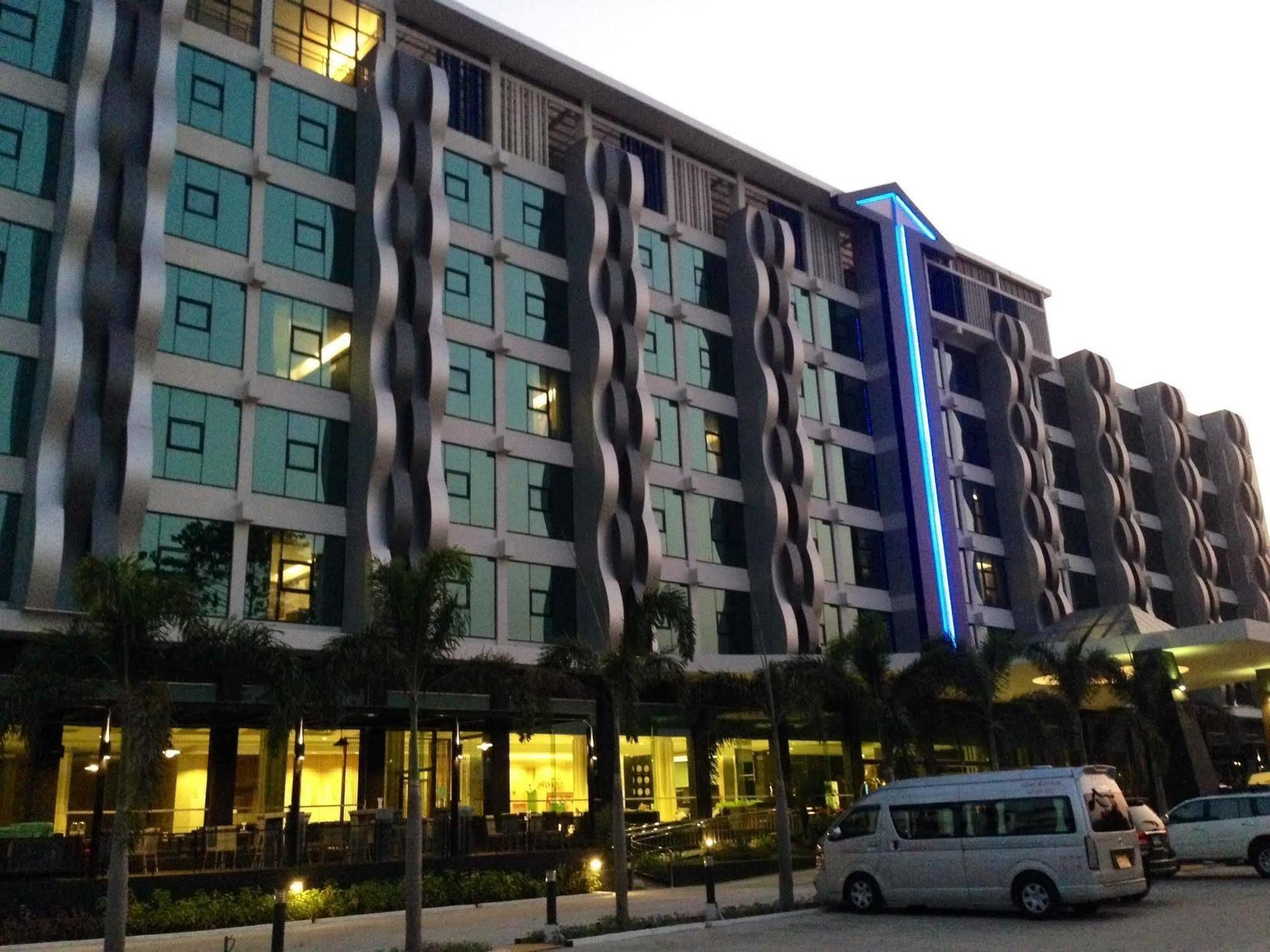 Alvarez Hotel Buriram Dış mekan fotoğraf
